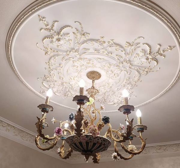 2972435261_gipsovaya-rozetka-potolochnaya ліпнина стелючи